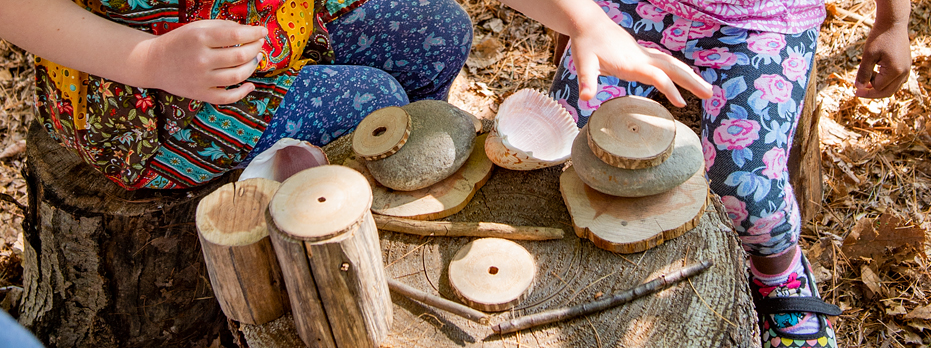 outdoor imaginative play