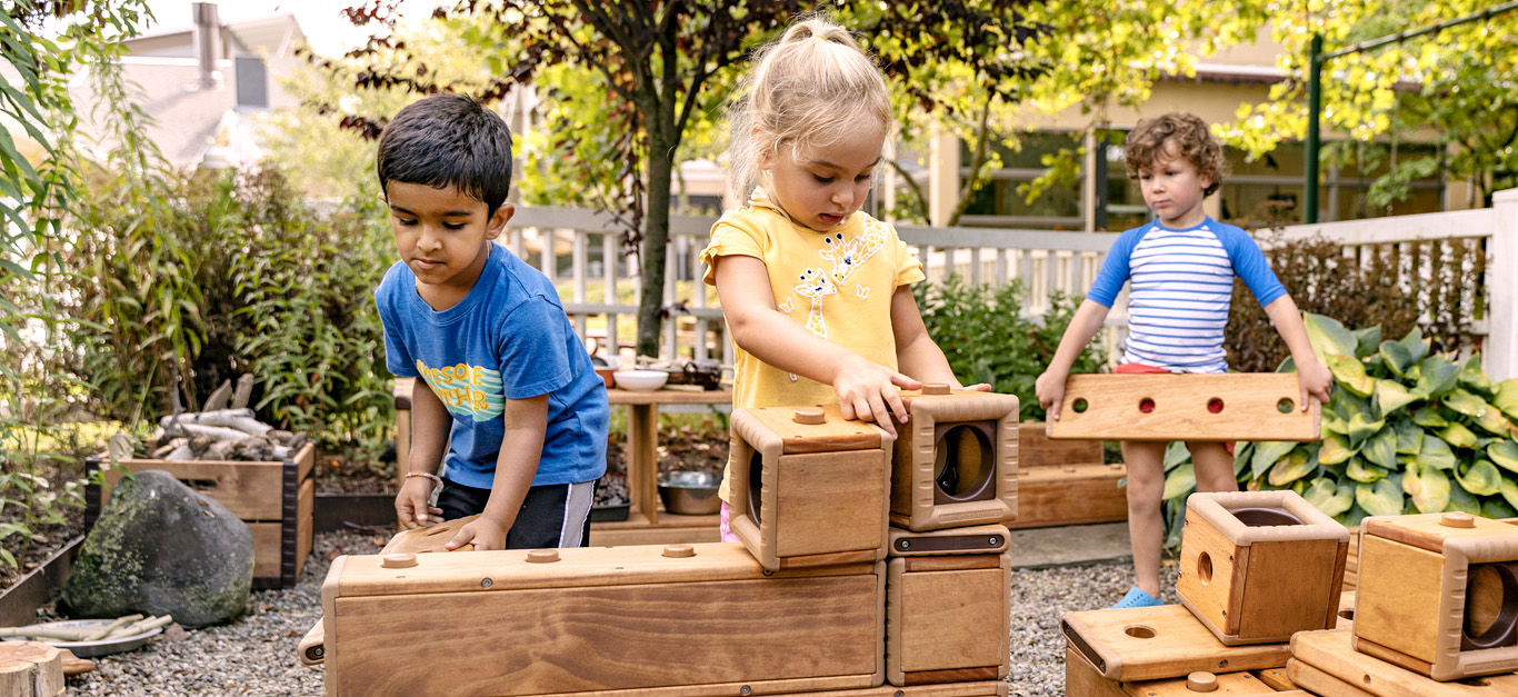 children playing with outlast blocks